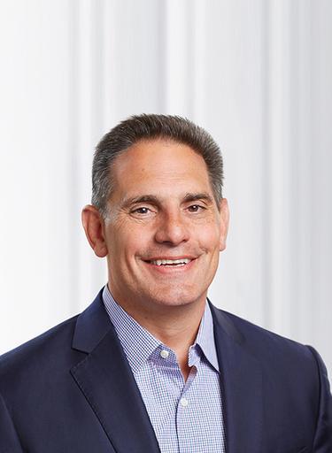 Portrait of Robert Voth, leadership advisor at Russell Reynolds Associates