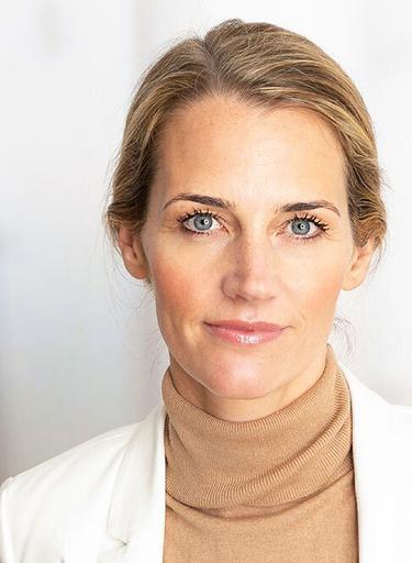 Portrait of Wibke Dauletiar, leadership advisor at Russell Reynolds Associates