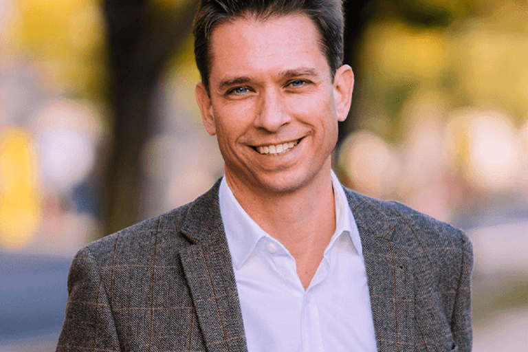 Portrait of Mark Spencer Klimmek, leadership advisor at Russell Reynolds Associates