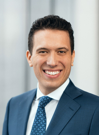 Portrait of Joey Berk, leadership advisor at Russell Reynolds Associates