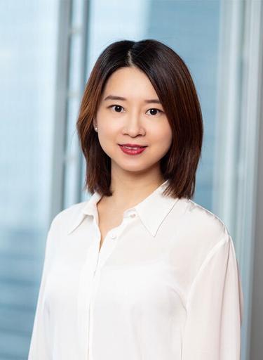 Portrait of Doris Bi, leadership advisor at Russell Reynolds Associates