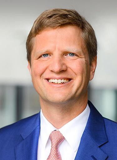 Portrait of Immo Futterlieb, leadership advisor at Russell Reynolds Associates