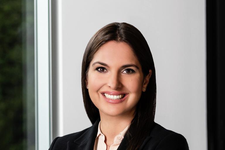 Portrait of Jasmine Jenny, leadership advisor at Russell Reynolds Associates