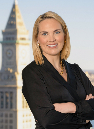 Portrait of Bea (Constable) Finamore, leadership advisor at Russell Reynolds Associates