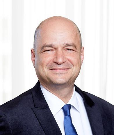 Portrait of Jacques Sarfatti, leadership advisor at Russell Reynolds Associates