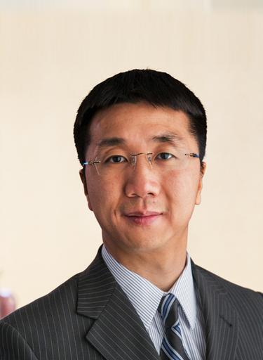 Portrait of Jeffrey Cheng, leadership advisor at Russell Reynolds Associates