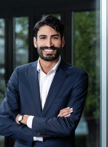 Portrait of Malek Sarraj, leadership advisor at Russell Reynolds Associates