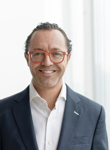 Portrait of Paco Ruiz-Maza, leadership advisor at Russell Reynolds Associates
