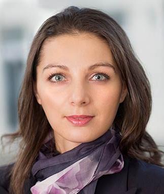 Portrait of Daria Rokk, leadership advisor at Russell Reynolds Associates