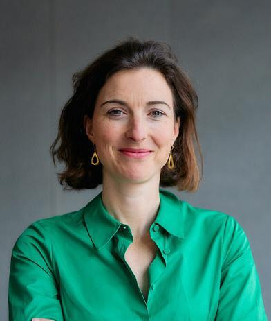 Portrait of Emma Combe, leadership advisor at Russell Reynolds Associates