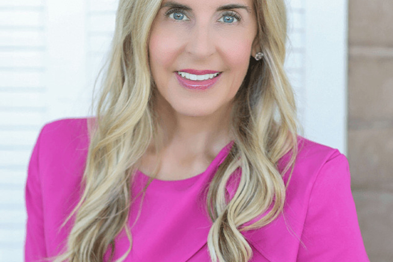Portrait of Jenna Fisher, leadership advisor at Russell Reynolds Associates