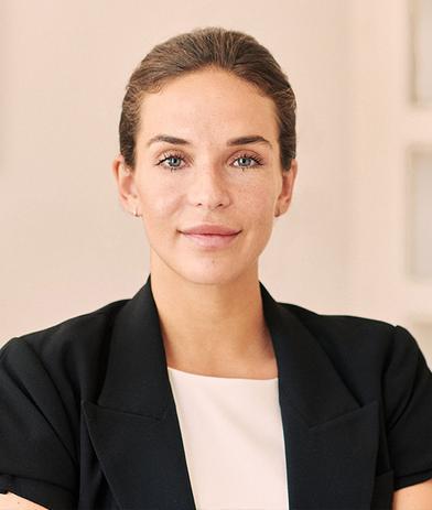Portrait of Lea Vajnorsky, leadership advisor at Russell Reynolds Associates