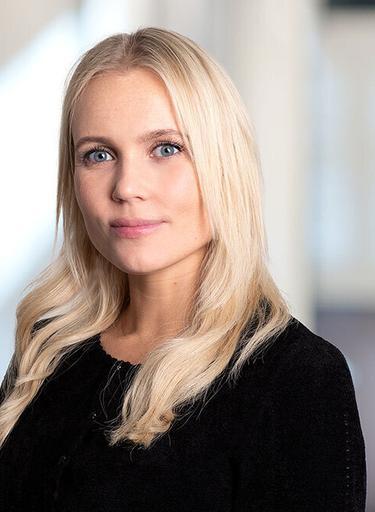 Portrait of Stella Ødeskaug, leadership advisor at Russell Reynolds Associates