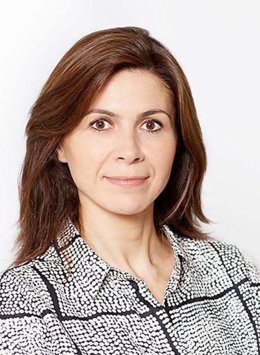 Portrait of Jane Bird, leadership advisor at Russell Reynolds Associates