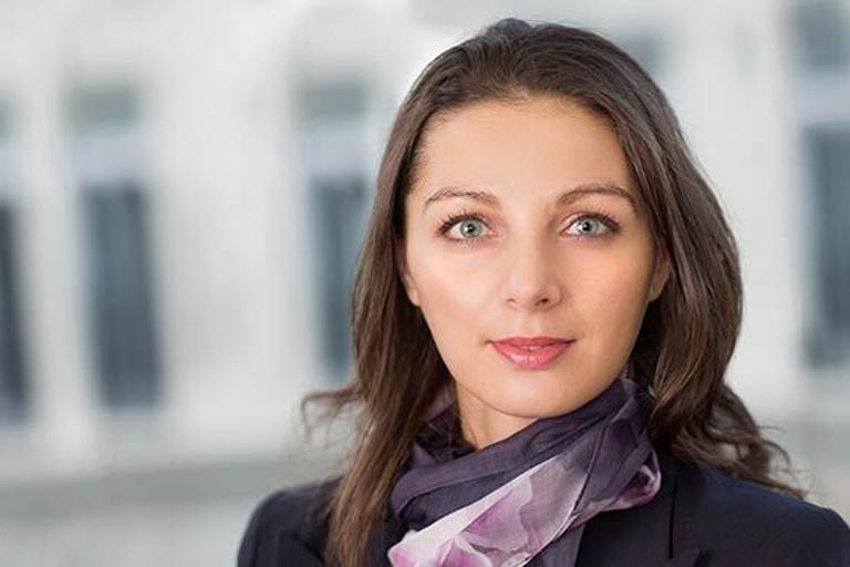 Portrait of Daria Rokk, leadership advisor at Russell Reynolds Associates
