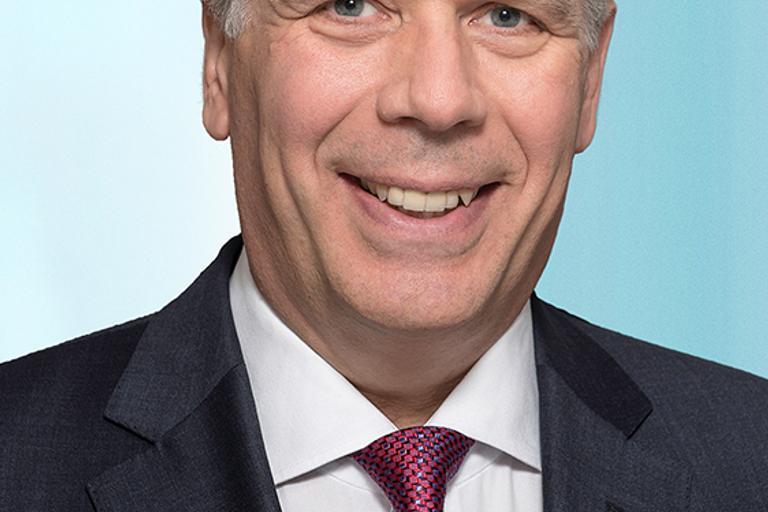 Portrait of Jürgen Vanselow, leadership advisor at Russell Reynolds Associates