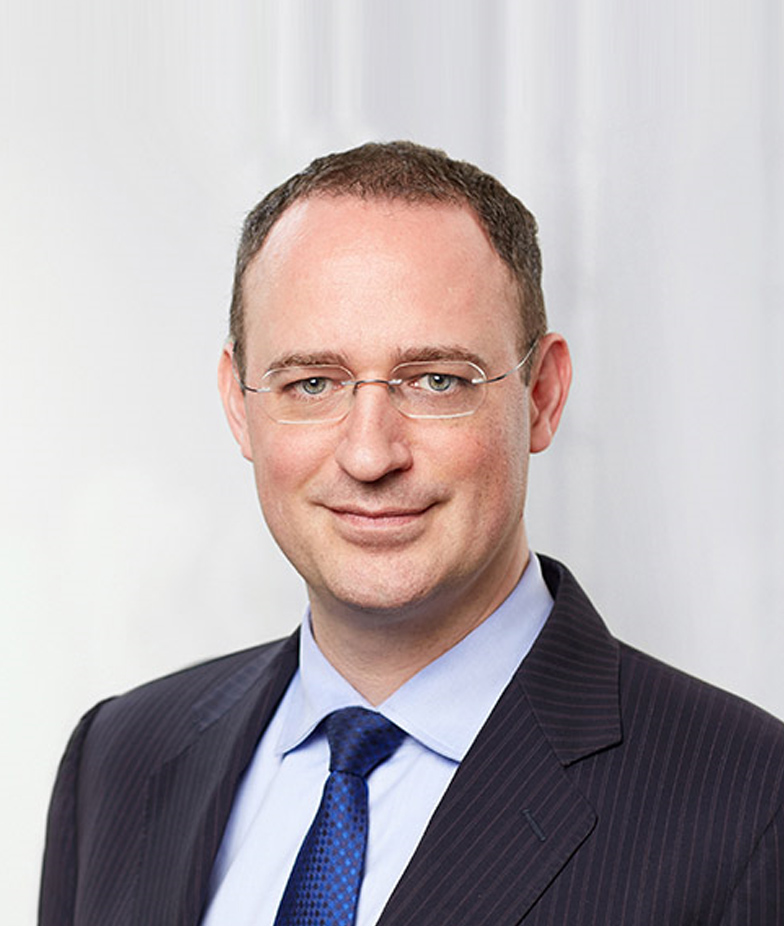 Portrait of Matthias Oberholzer, leadership advisor at Russell Reynolds Associates