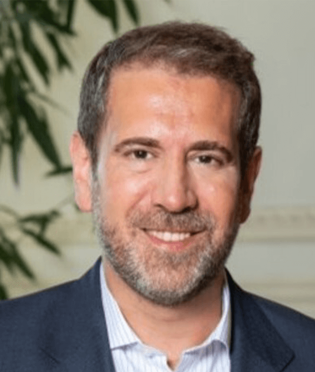 Portrait of Pablo Claver, leadership advisor at Russell Reynolds Associates