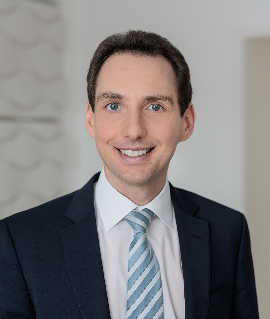Portrait of Tobias Blickle, leadership advisor at Russell Reynolds Associates