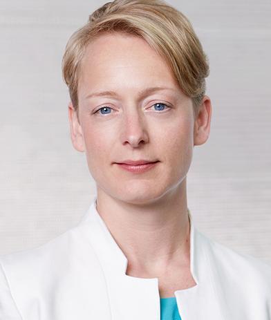 Portrait of Anna Penfold, leadership advisor at Russell Reynolds Associates