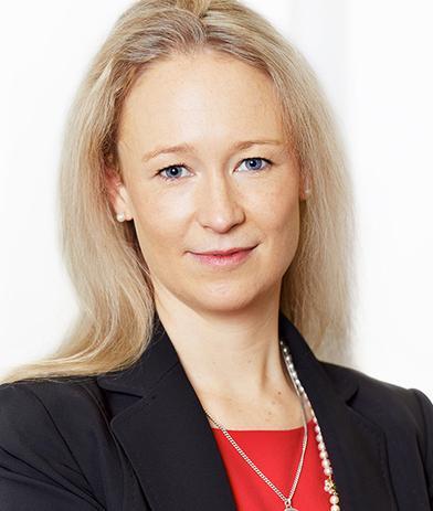 Portrait of Victoria Cox, leadership advisor at Russell Reynolds Associates
