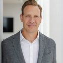 Portrait of Rafael Martínez Gallardo, leadership advisor at Russell Reynolds Associates