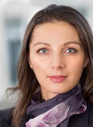Portrait of Daria Rokk, leadership advisor at Russell Reynolds Associates