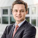 Portrait of Alistair Macrae, leadership advisor at Russell Reynolds Associates