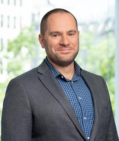 Portrait of T.R. Straub, leadership advisor at Russell Reynolds Associates