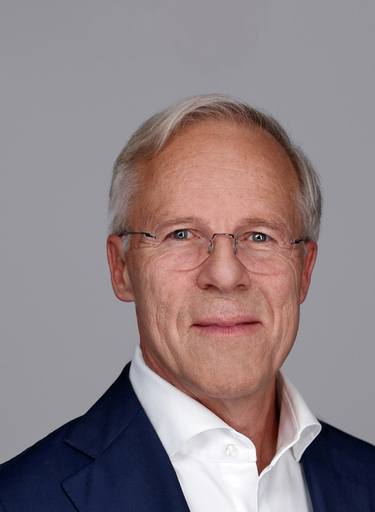 Portrait of Jacques Bouwens, leadership advisor at Russell Reynolds Associates