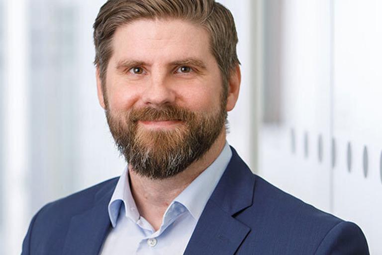 Portrait of Daniel Silén, leadership advisor at Russell Reynolds Associates