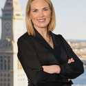 Portrait of Bea (Constable) Finamore, leadership advisor at Russell Reynolds Associates