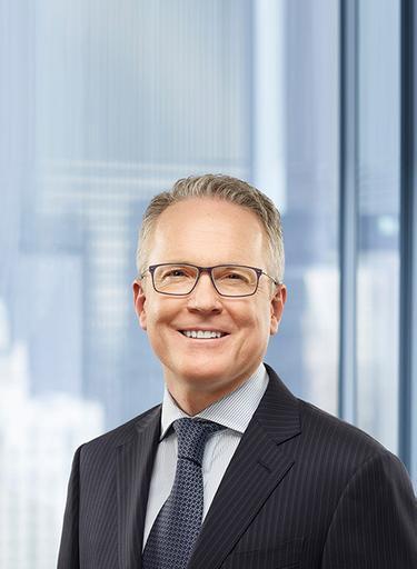 Portrait of Shawn Cooper, leadership advisor at Russell Reynolds Associates