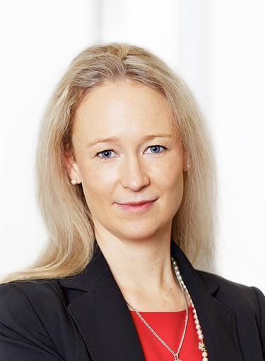 Portrait of Victoria Cox, leadership advisor at Russell Reynolds Associates