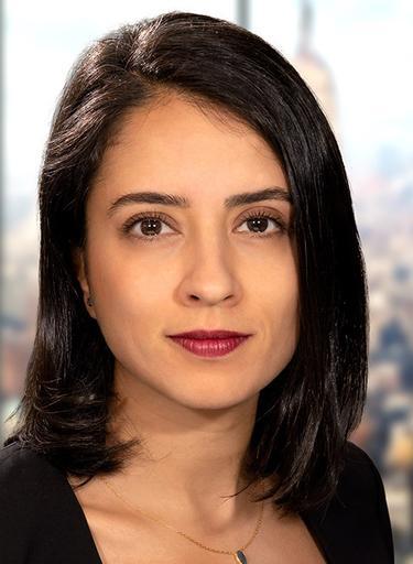 Portrait of Azra Gül, leadership advisor at Russell Reynolds Associates