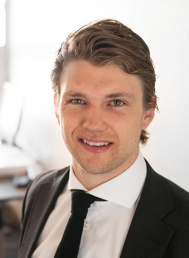 Portrait of Henrik Ødegaard, leadership advisor at Russell Reynolds Associates