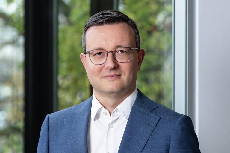 Portrait of Alexander Roitinger, leadership advisor at Russell Reynolds Associates