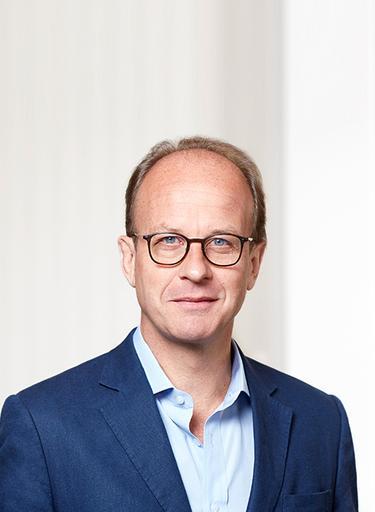 Portrait of Nicolas Manset, leadership advisor at Russell Reynolds Associates