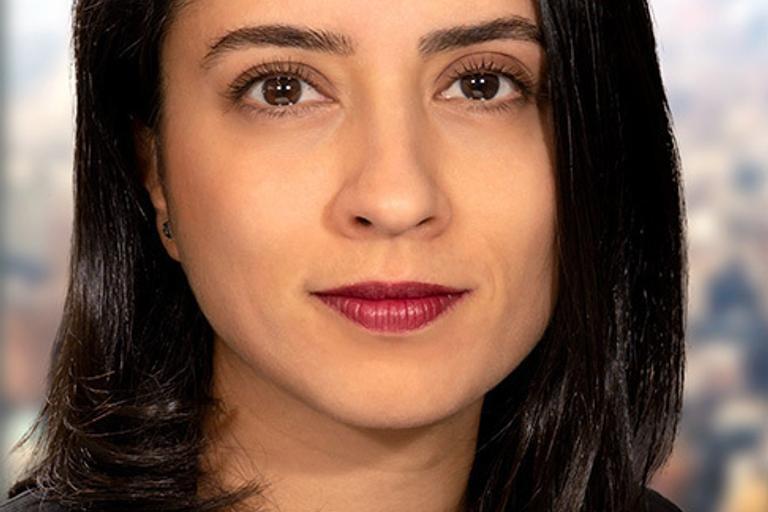 Portrait of Azra Gül, leadership advisor at Russell Reynolds Associates