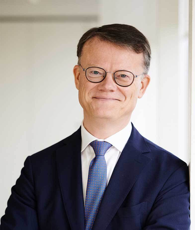 Portrait of Filiep Deforche, leadership advisor at Russell Reynolds Associates