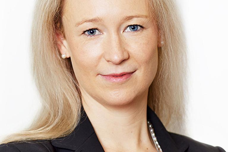 Portrait of Victoria Cox, leadership advisor at Russell Reynolds Associates