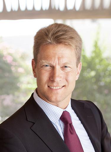 Portrait of Micha Rosenthal, leadership advisor at Russell Reynolds Associates