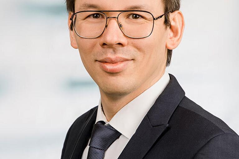 Portrait of Thomas Roche, leadership advisor at Russell Reynolds Associates