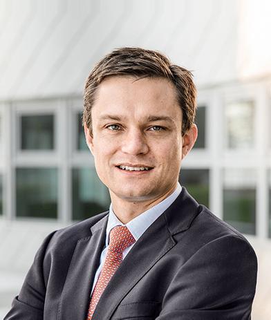 Portrait of Alistair Macrae, leadership advisor at Russell Reynolds Associates