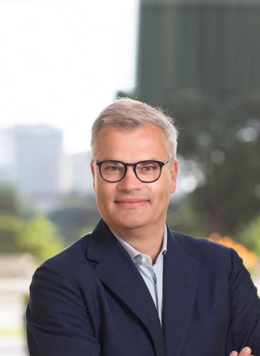 Portrait of Jan C. Cron, leadership advisor at Russell Reynolds Associates