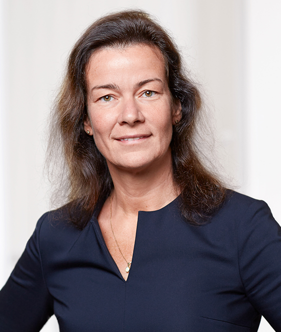 Portrait of Annette Dölker, leadership advisor at Russell Reynolds Associates