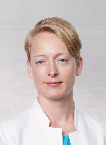 Portrait of Anna Penfold, leadership advisor at Russell Reynolds Associates