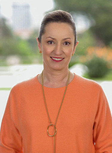 Portrait of Agnieszka Snarska, leadership advisor at Russell Reynolds Associates