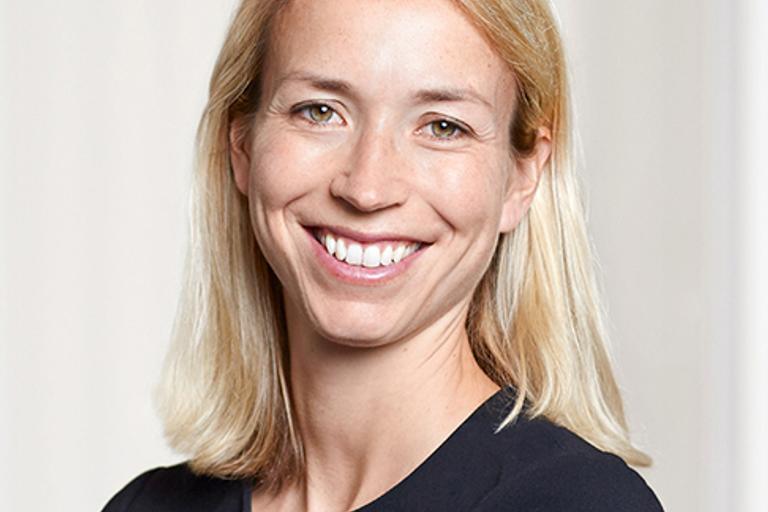 Portrait of Laura Mantoura, leadership advisor at Russell Reynolds Associates