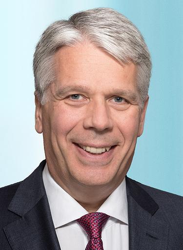 Portrait of Jürgen Vanselow, leadership advisor at Russell Reynolds Associates